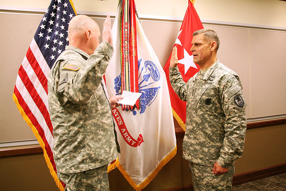 LTG David L. Mann is promoted before a Change of Command at SMDC Aug. 12. (Photo by Carrie E. David)